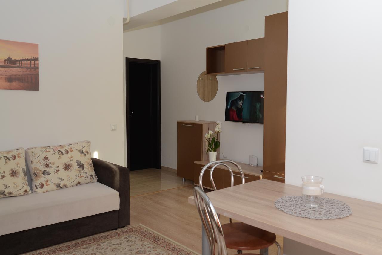 Cozy Apartments - City Center 雅西 外观 照片