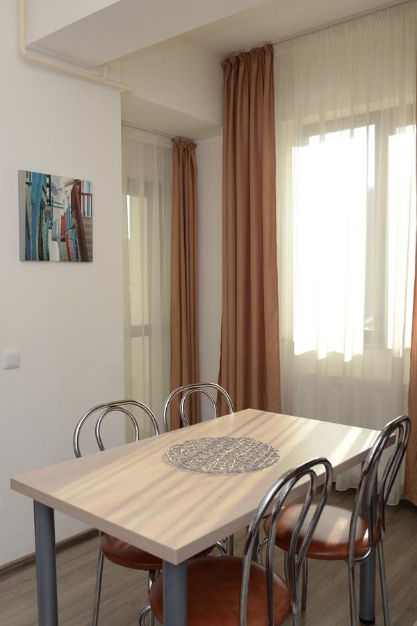 Cozy Apartments - City Center 雅西 外观 照片