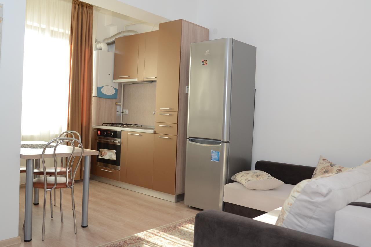 Cozy Apartments - City Center 雅西 外观 照片