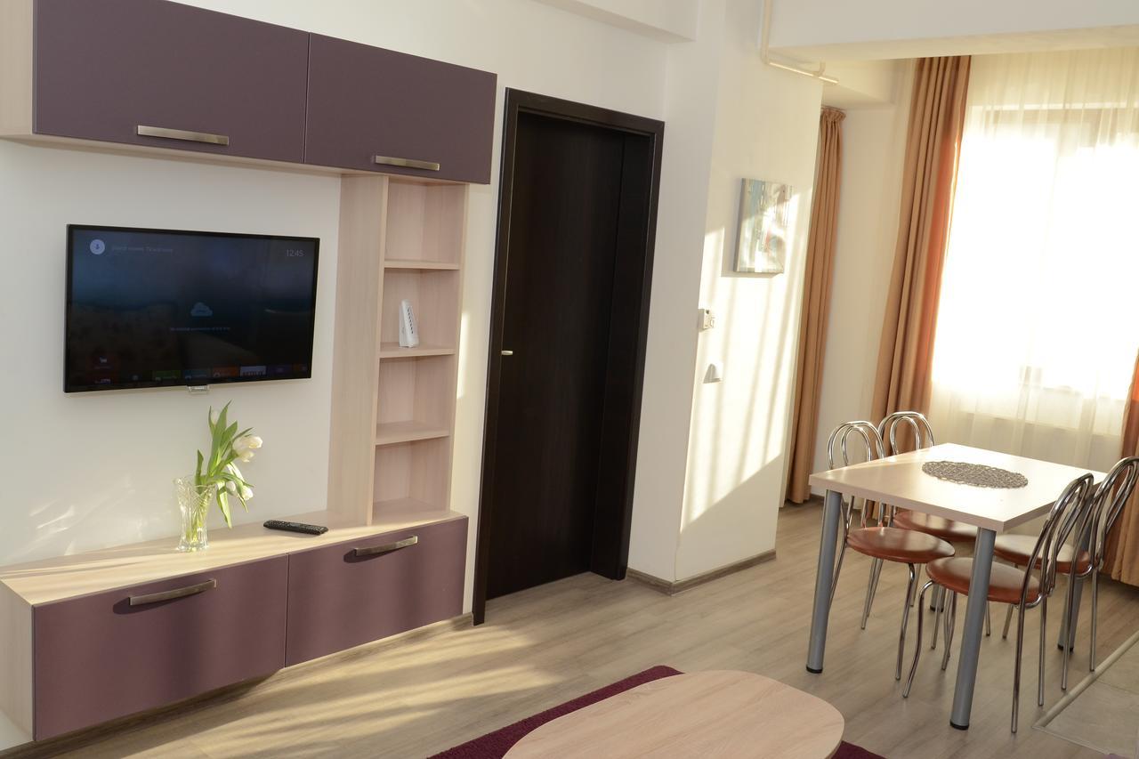 Cozy Apartments - City Center 雅西 外观 照片